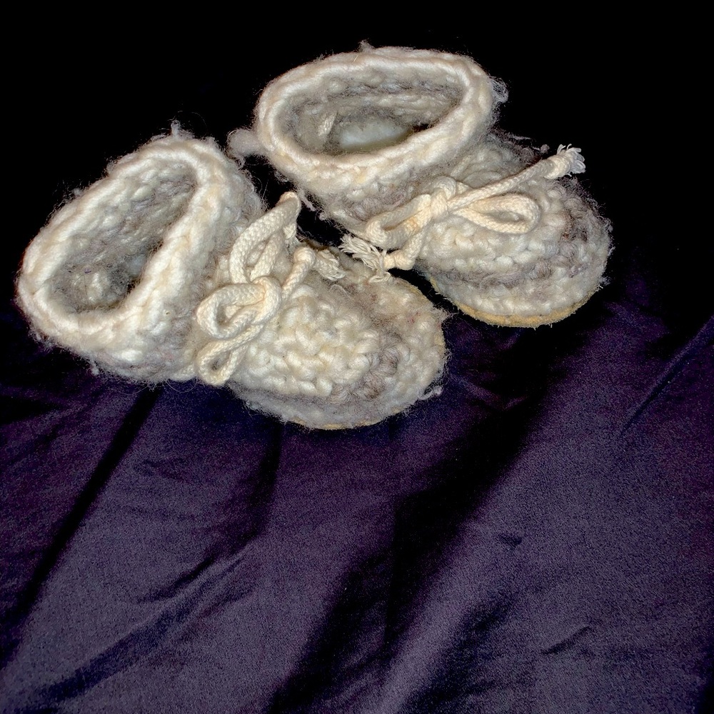 Padraig slippers with a suede bottom. VGUC.